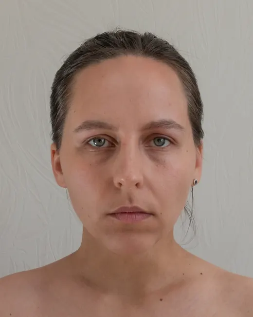 Reference photo: the head from the front