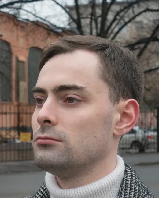 Reference photo: the head in three-quarter view